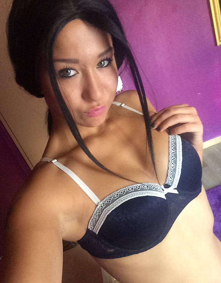 Sınırsızlığıyla Nam Salmış Ümraniye Escort Bayan